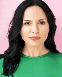 How tall is Andrea Corr?